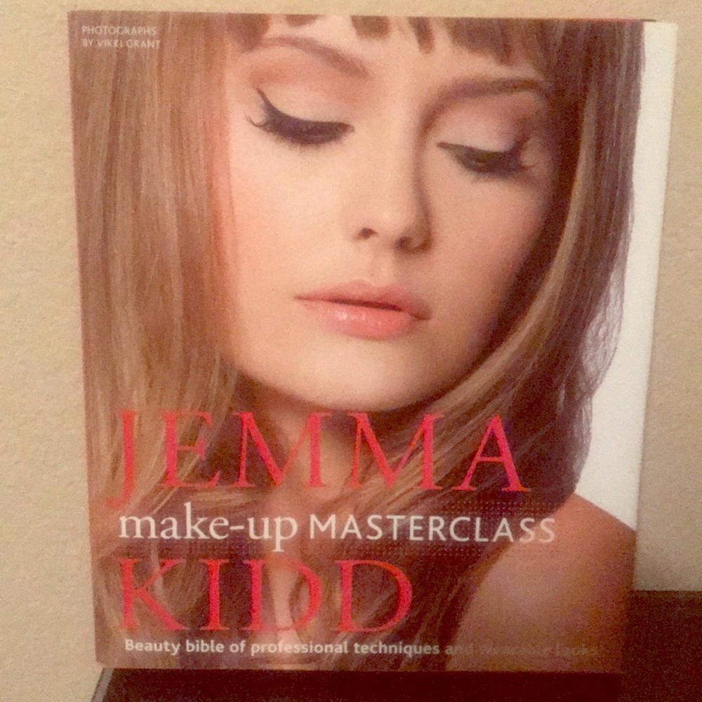 Beauty Guide- Jemma Kidd- Make up masterclass